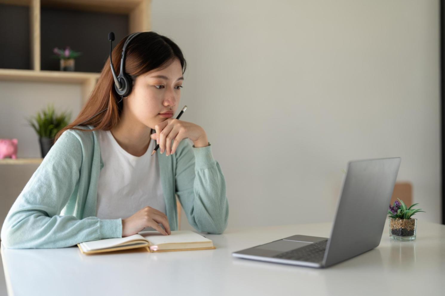 Finanzielle Kennzahlen auf einem Bildschirm